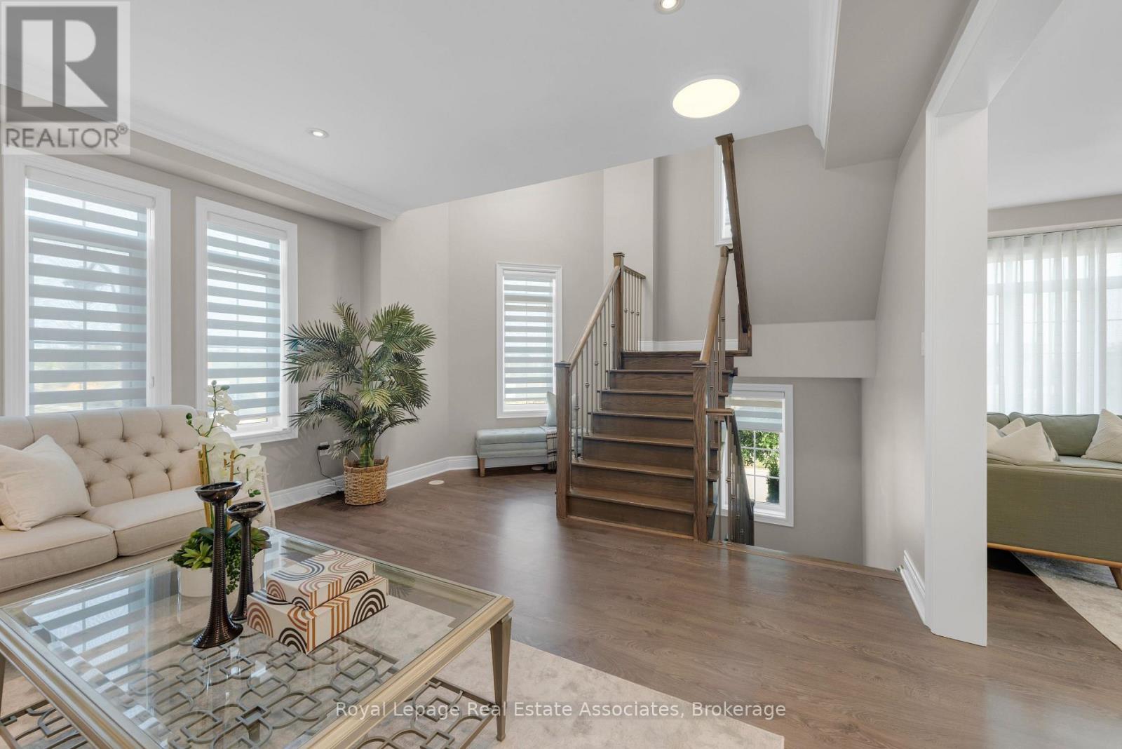 Photo 12 of 3040 Eberly Woods Drive, Oakville ON