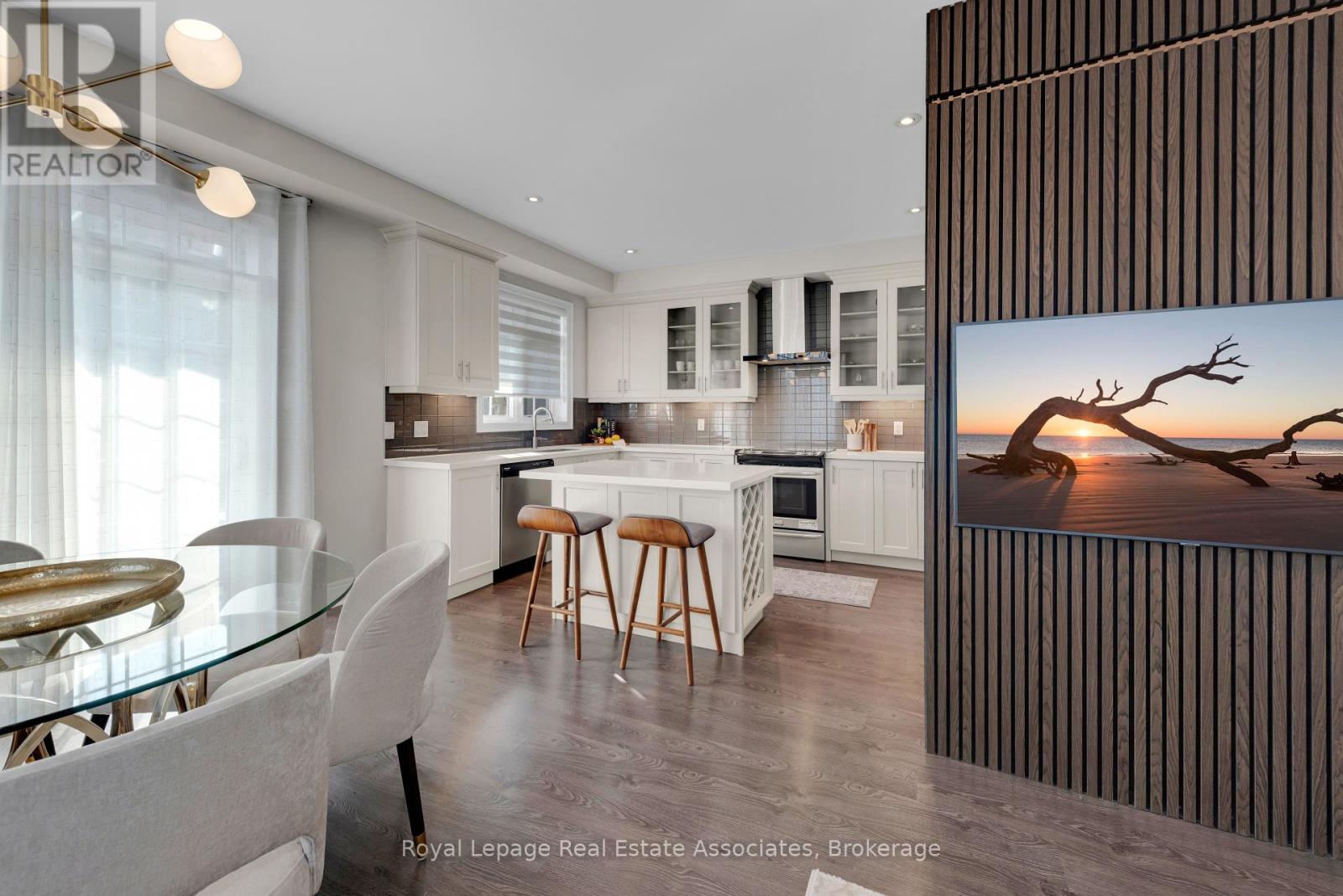 Photo 16 of 3040 Eberly Woods Drive, Oakville ON
