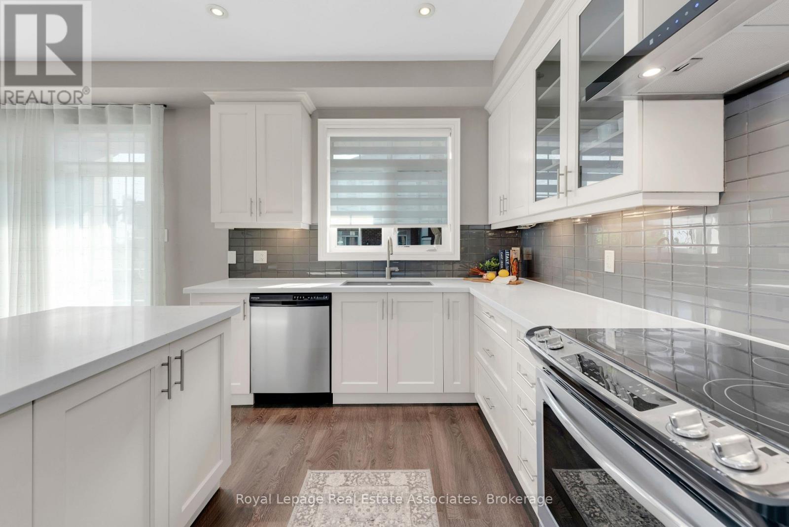 Photo 21 of 3040 Eberly Woods Drive, Oakville ON