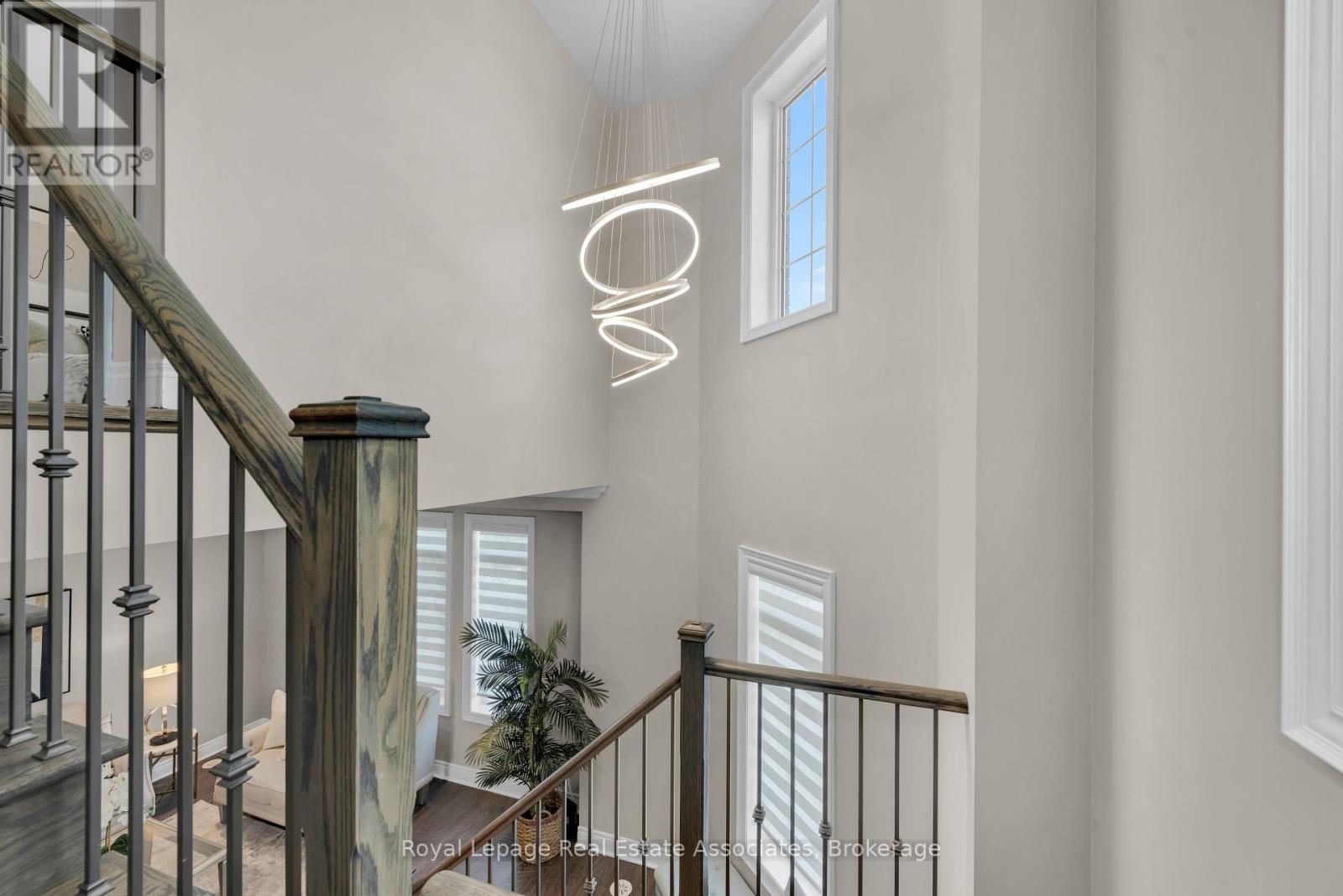Photo 25 of 3040 Eberly Woods Drive, Oakville ON