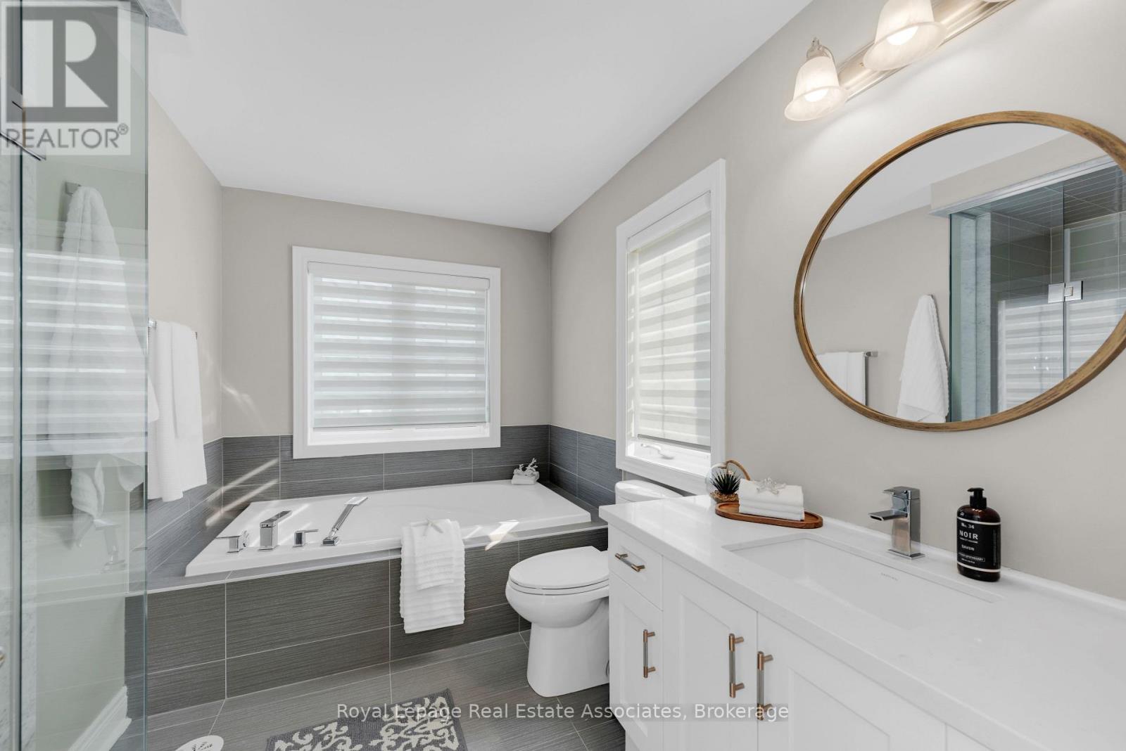 Photo 34 of 3040 Eberly Woods Drive, Oakville ON