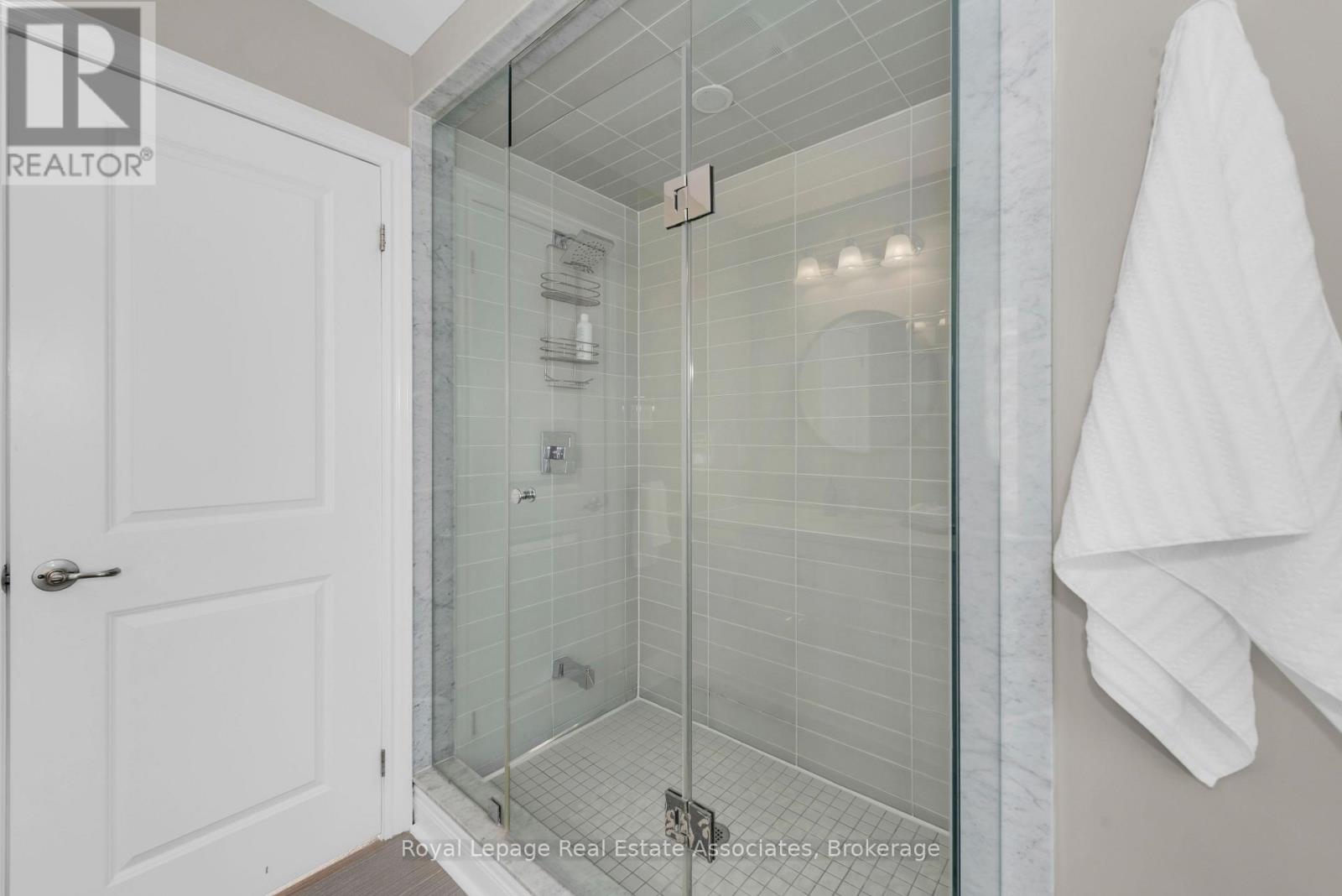 Photo 35 of 3040 Eberly Woods Drive, Oakville ON