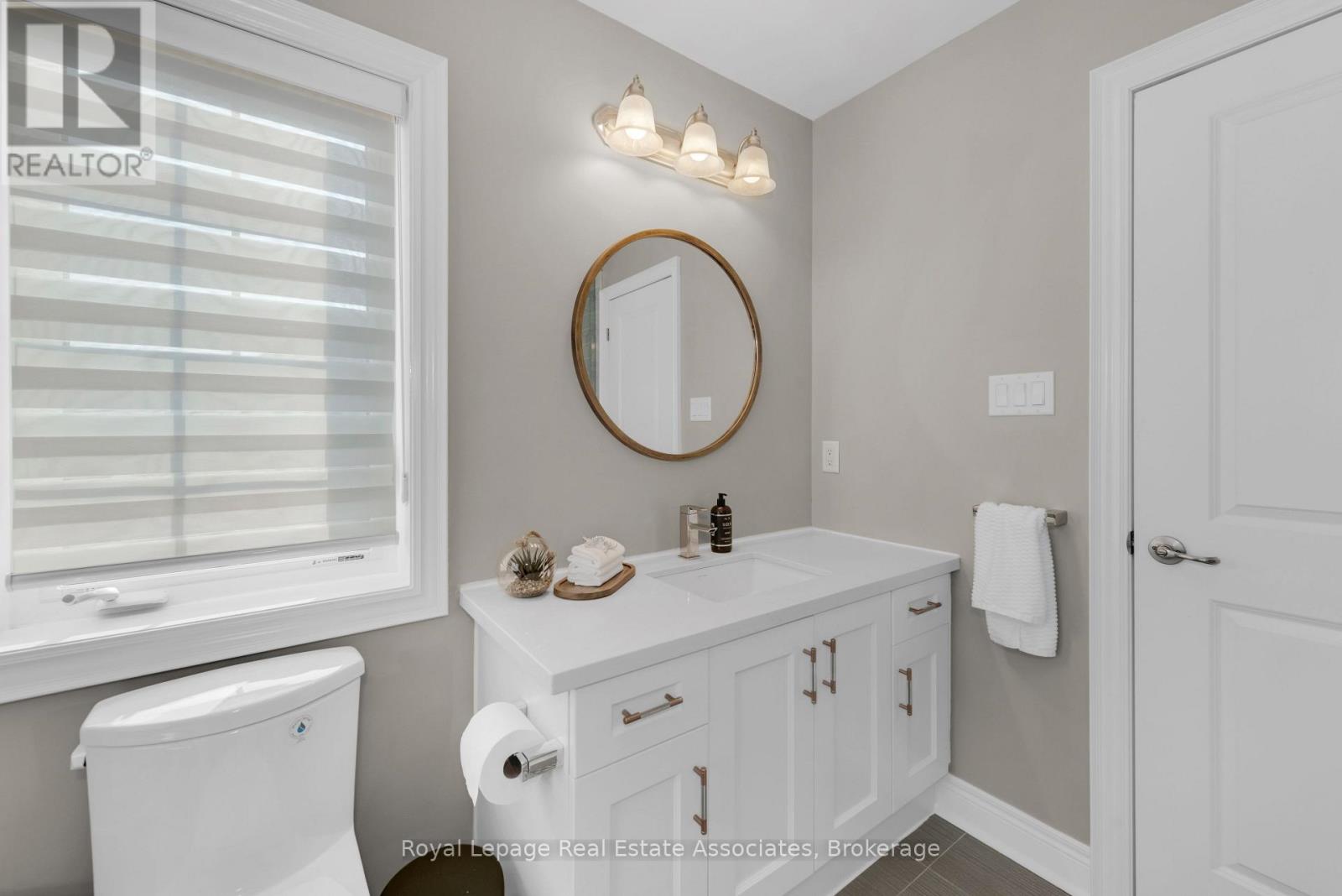 Photo 36 of 3040 Eberly Woods Drive, Oakville ON