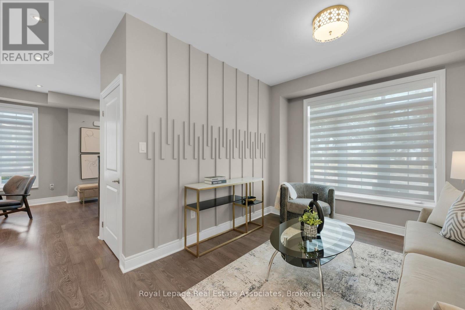 Photo 7 of 3040 Eberly Woods Drive, Oakville ON