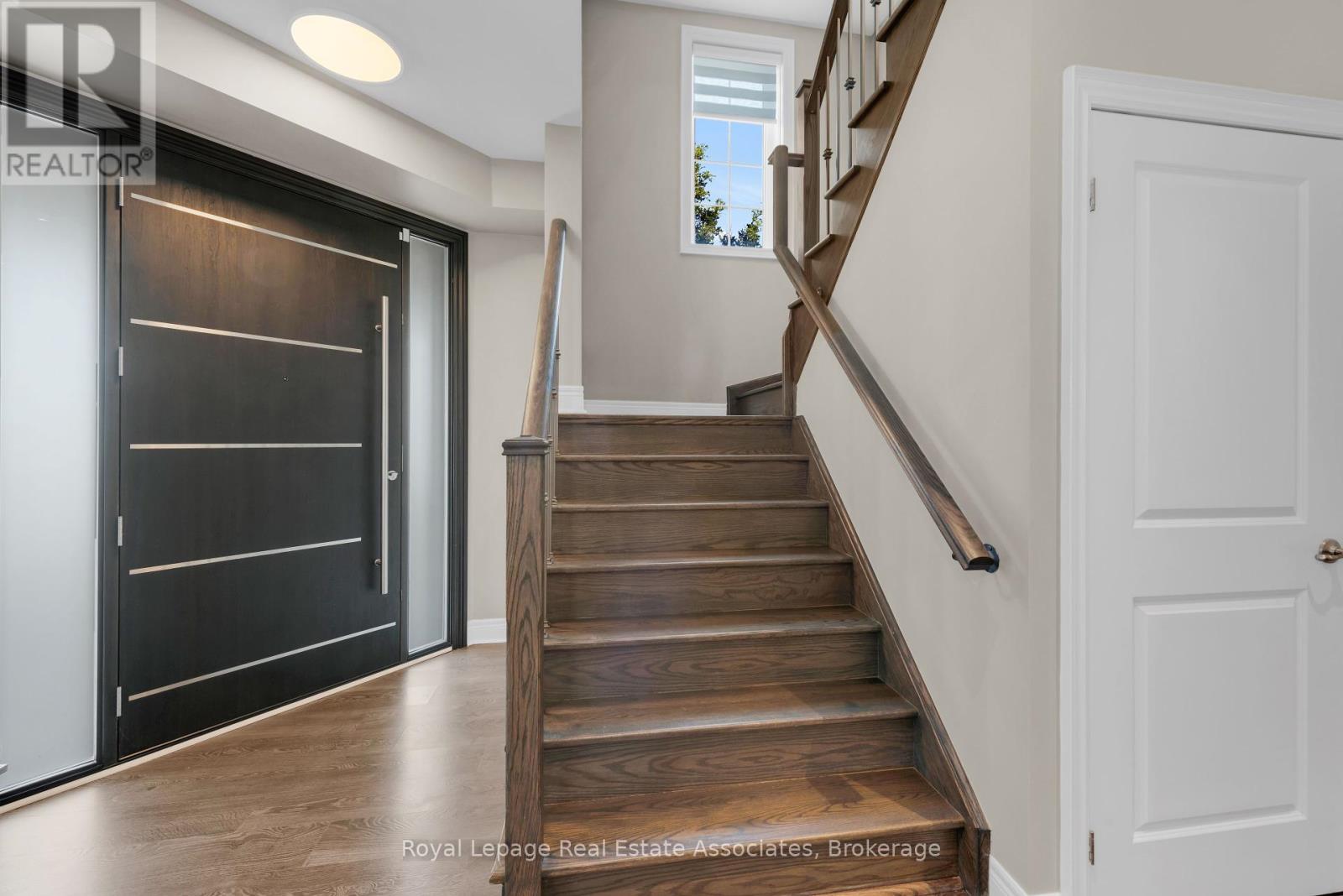 Photo 9 of 3040 Eberly Woods Drive, Oakville ON