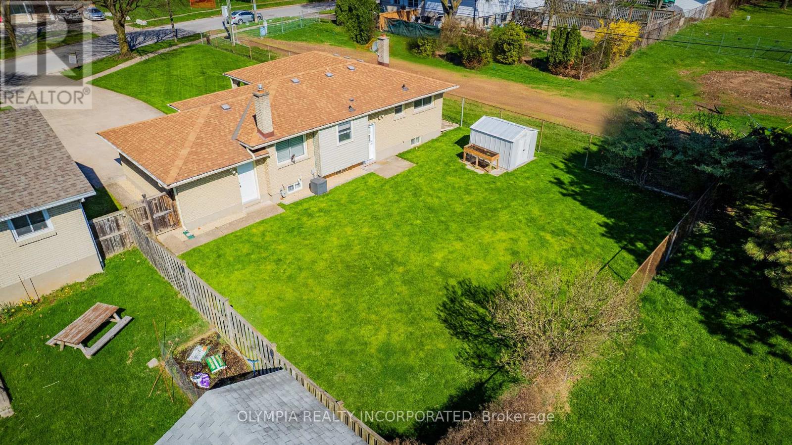 Photo 21 of 4284 Briarwood Avenue, Niagara Falls ON