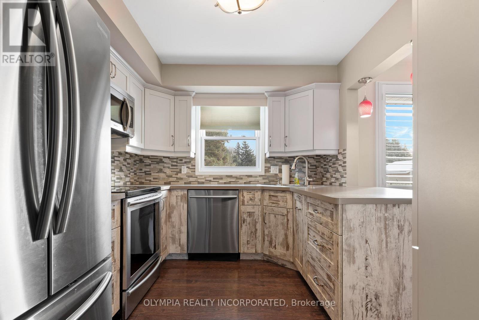 Photo 7 of 4284 Briarwood Avenue, Niagara Falls ON