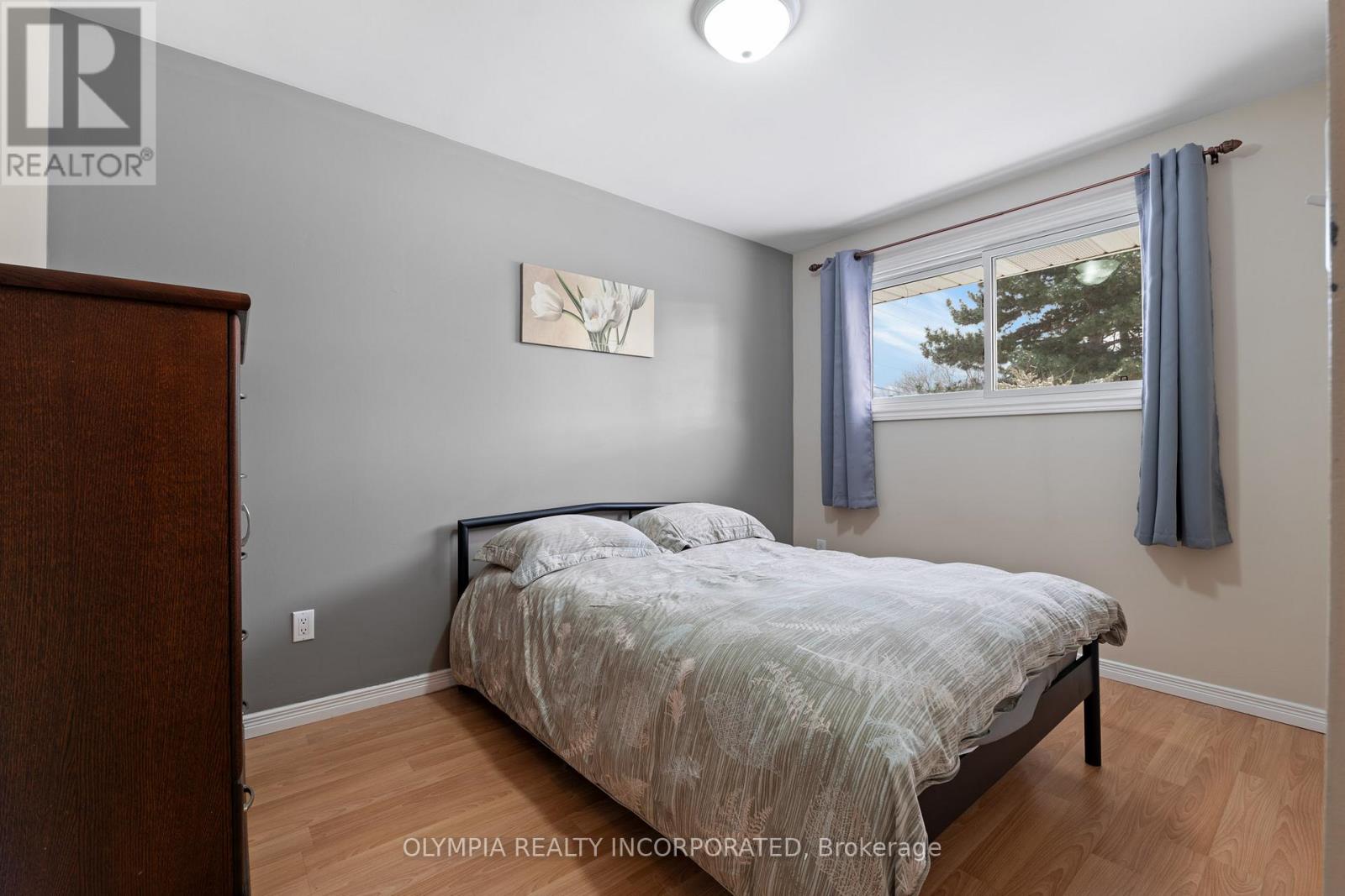 Photo 8 of 4284 Briarwood Avenue, Niagara Falls ON