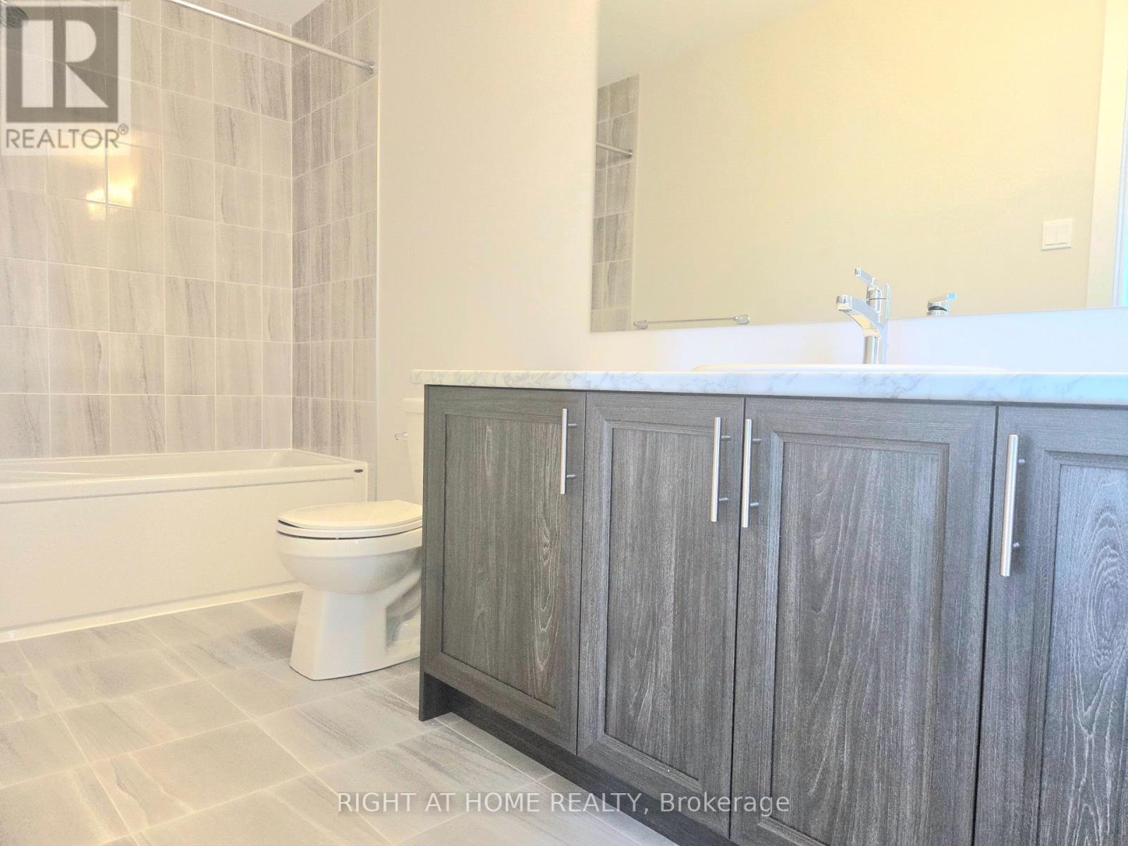 Photo 2 of 862 Andesite Terrace, Ottawa ON