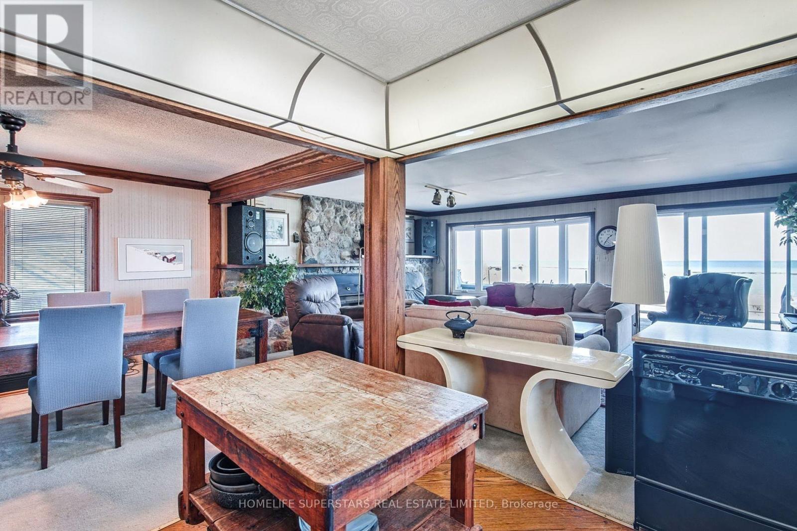 Photo 10 of 56 Seabreeze Crescent, Hamilton ON