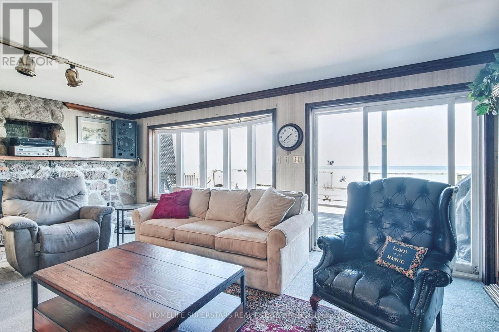 Photo 12 of 56 Seabreeze Crescent, Hamilton ON
