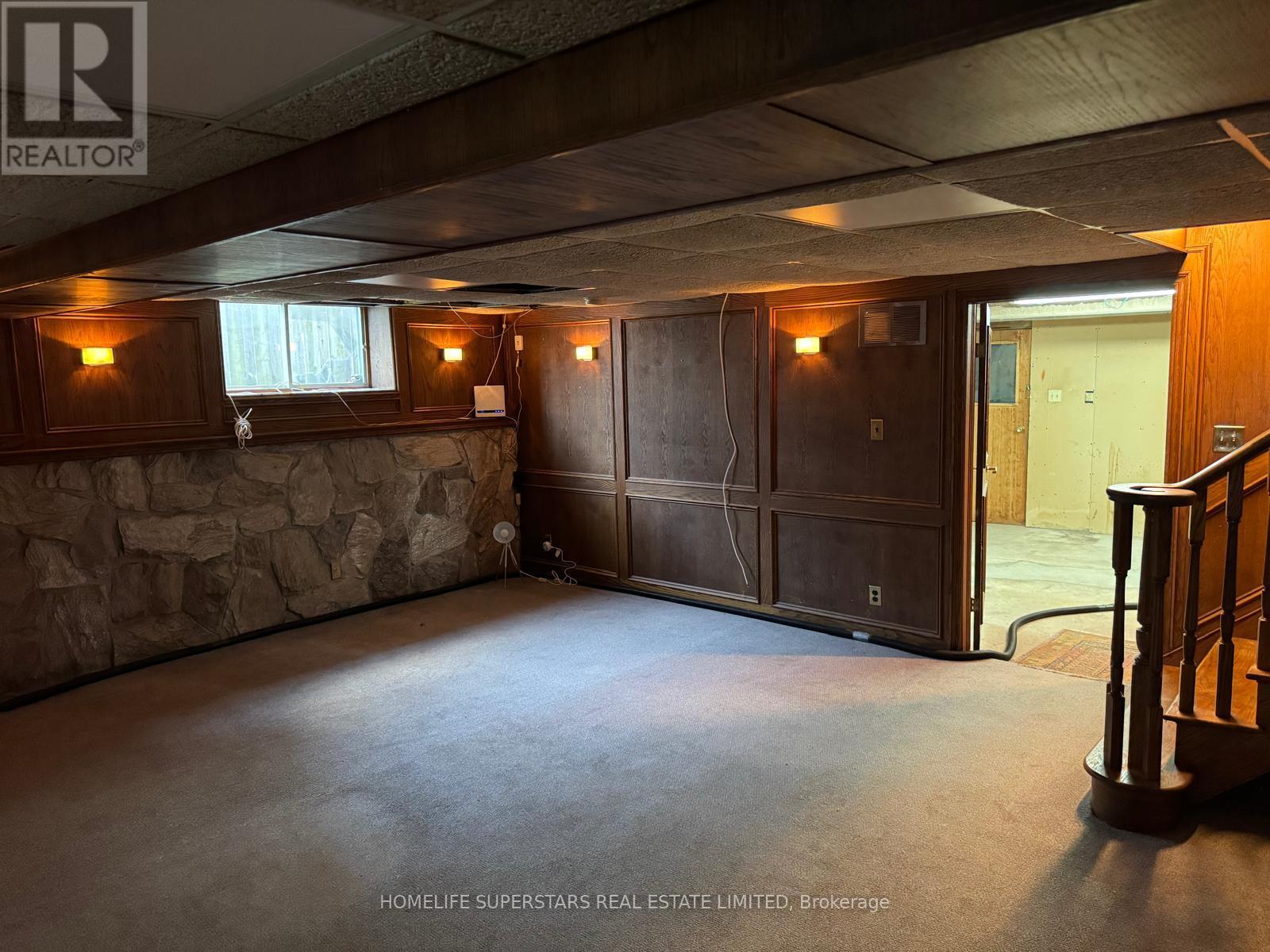 Photo 14 of 56 Seabreeze Crescent, Hamilton ON
