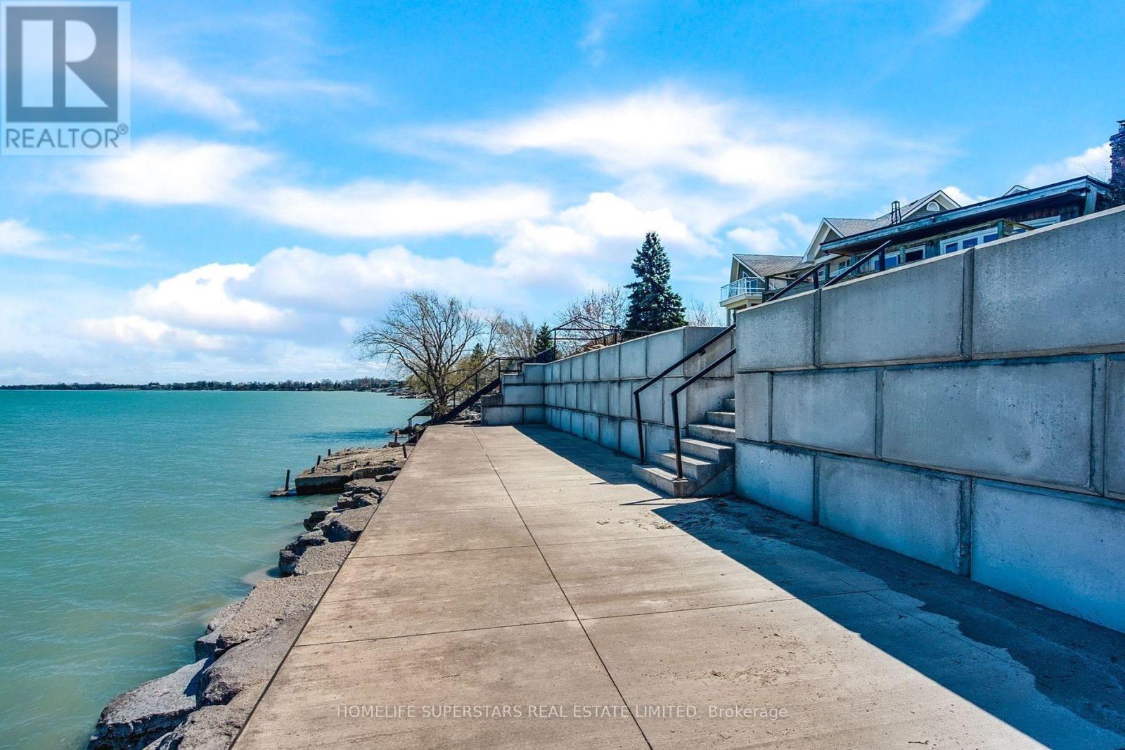 Photo 20 of 56 Seabreeze Crescent, Hamilton ON