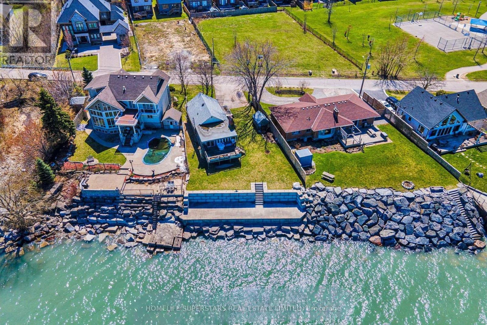 Photo 25 of 56 Seabreeze Crescent, Hamilton ON