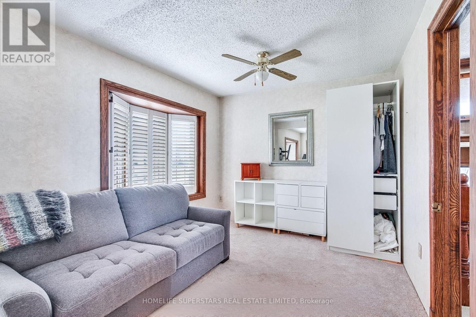 Photo 6 of 56 Seabreeze Crescent, Hamilton ON