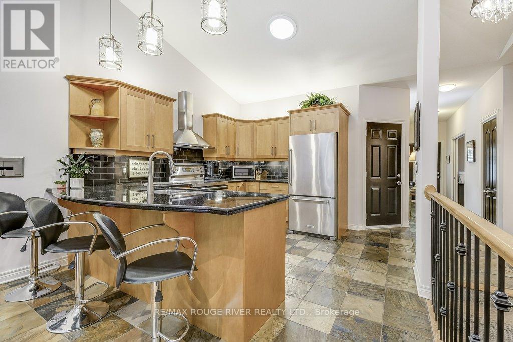 Photo 13 of 34 1398 Pelham Street, Pelham ON