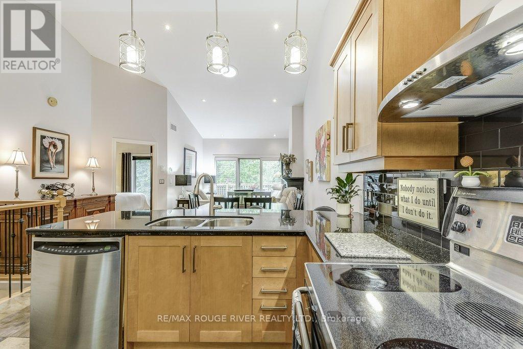 Photo 15 of 34 1398 Pelham Street, Pelham ON
