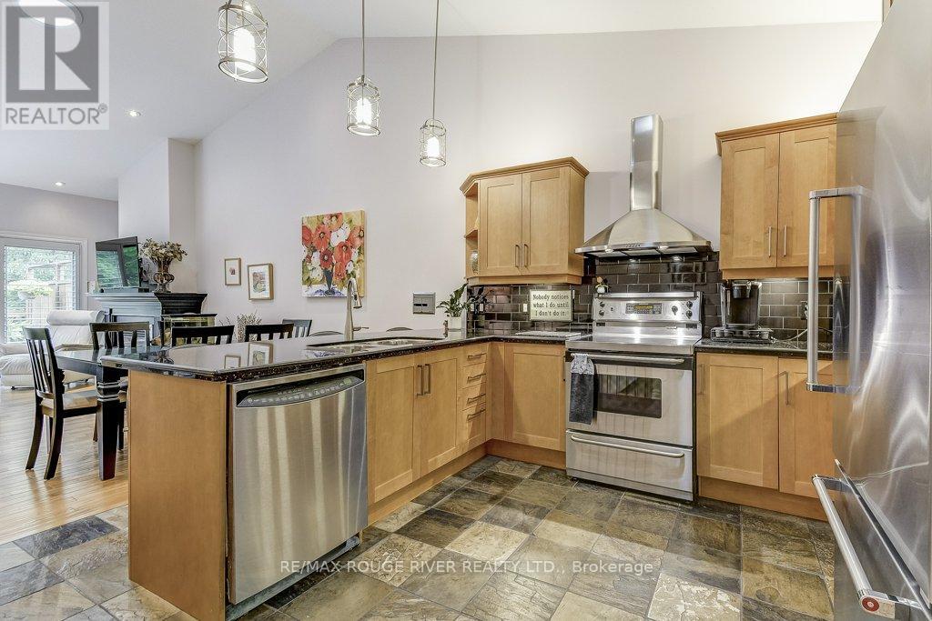 Photo 8 of 34 1398 Pelham Street, Pelham ON