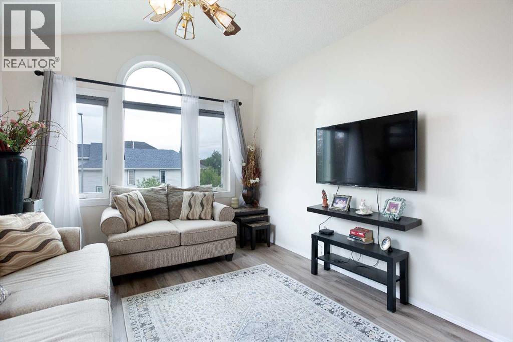 Single Family House for Sale in  Coral Springs Mews NE Coral Springs Calgary 