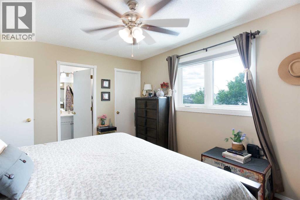 Single Family House for Sale in  Coral Springs Mews NE Coral Springs Calgary 