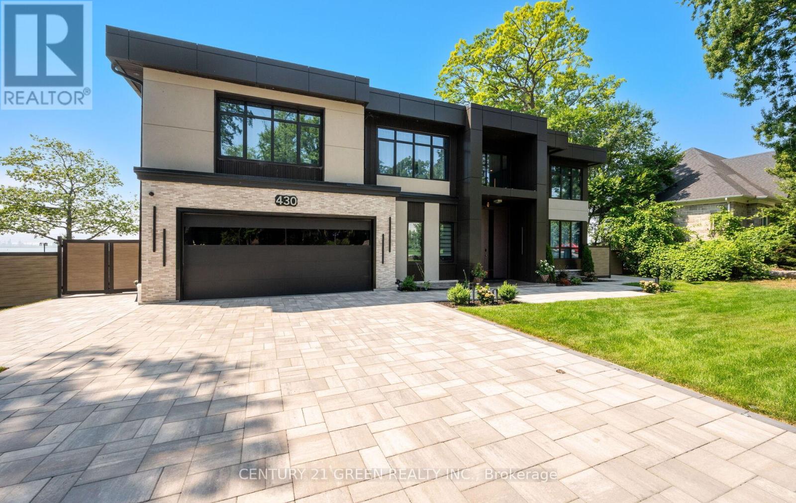 Photo 2 of 430 Indian Road, Burlington ON