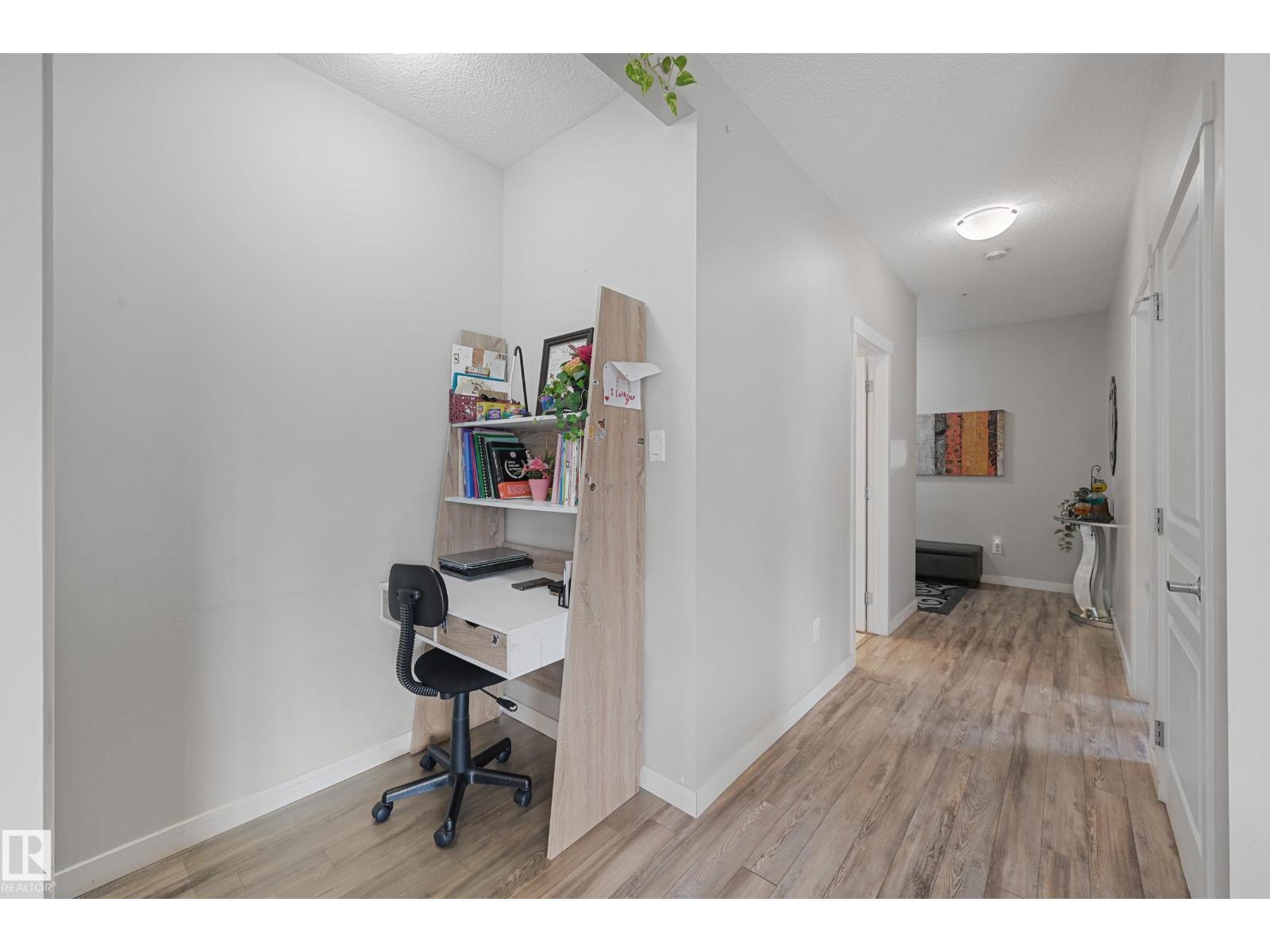 Photo 9 of 102 812 Welsh Dr Sw, Edmonton AB