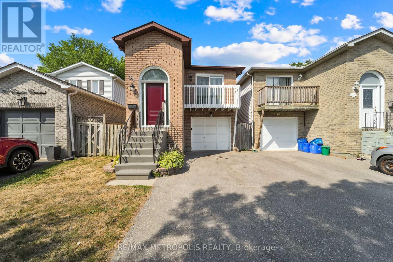 Photo 16 of Main 31 Empire Crescent, Clarington ON