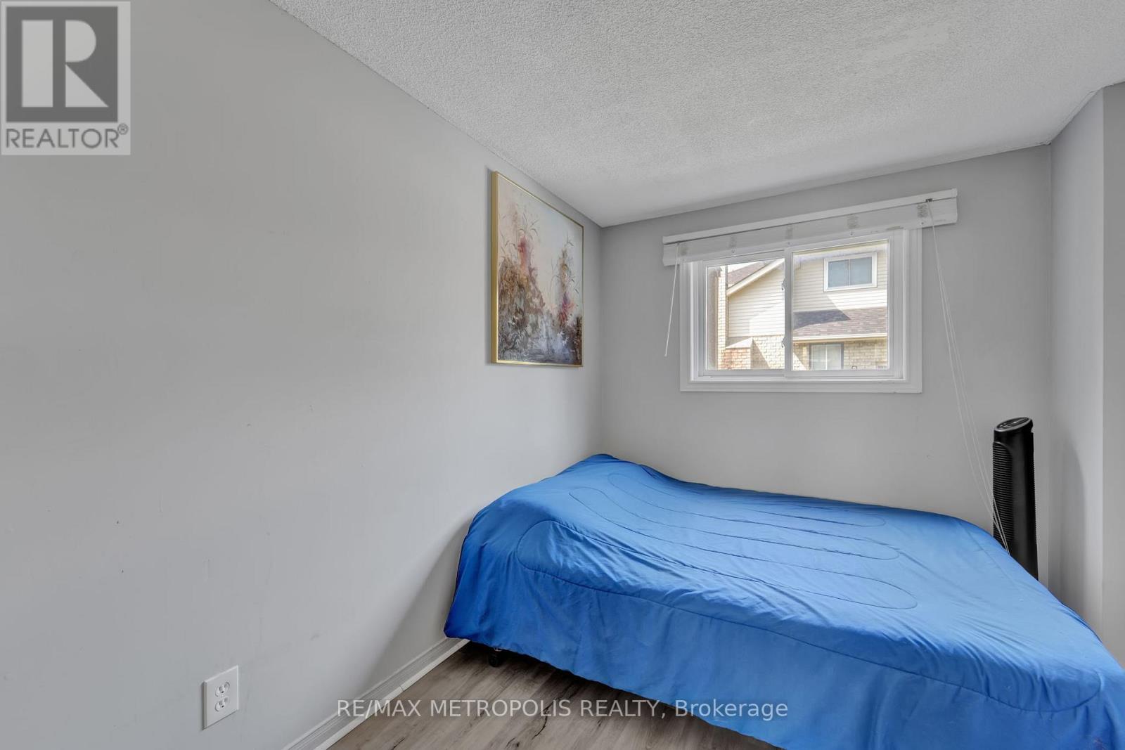 Photo 10 of Main 31 Empire Crescent, Clarington ON