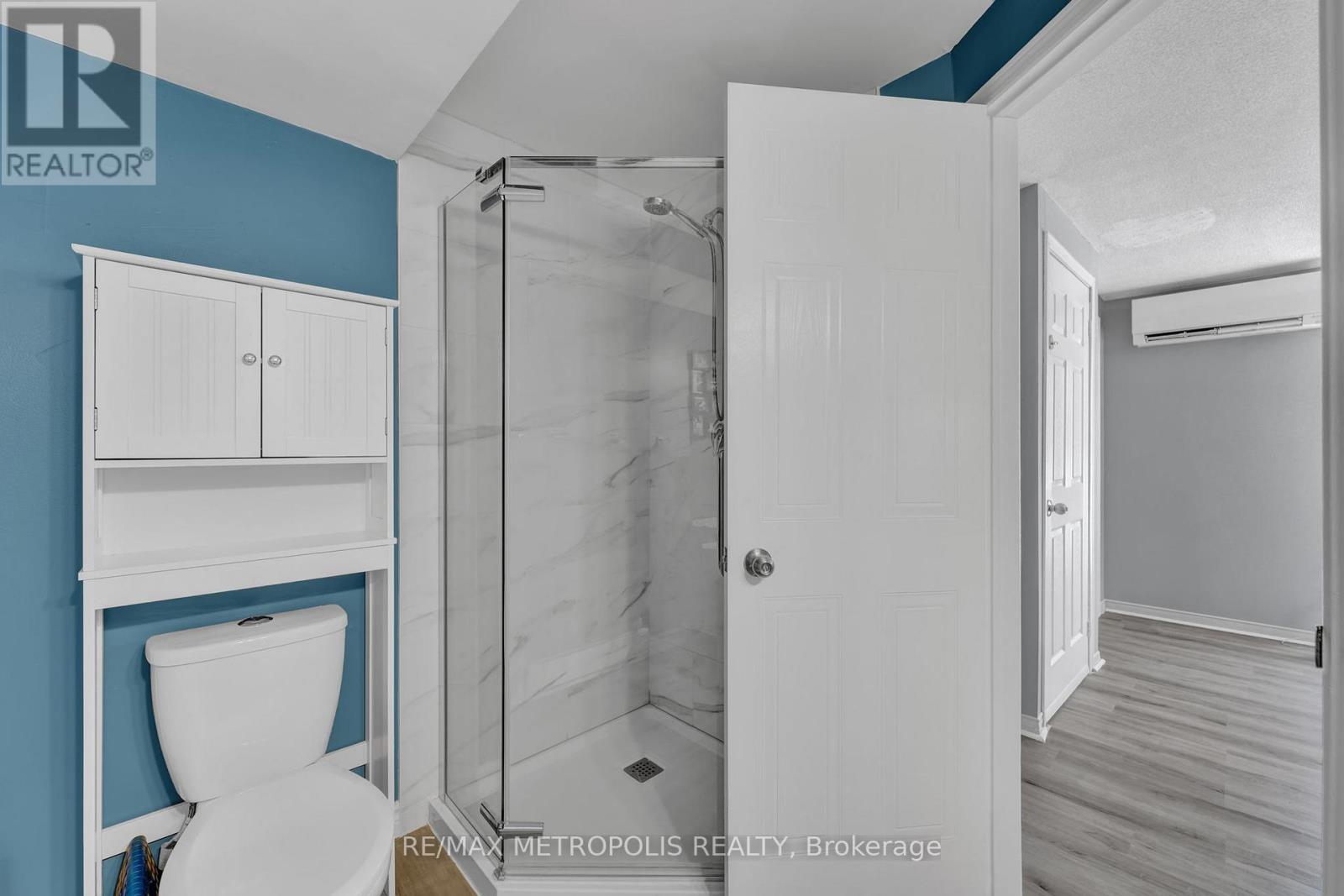 Photo 3 of Main 31 Empire Crescent, Clarington ON