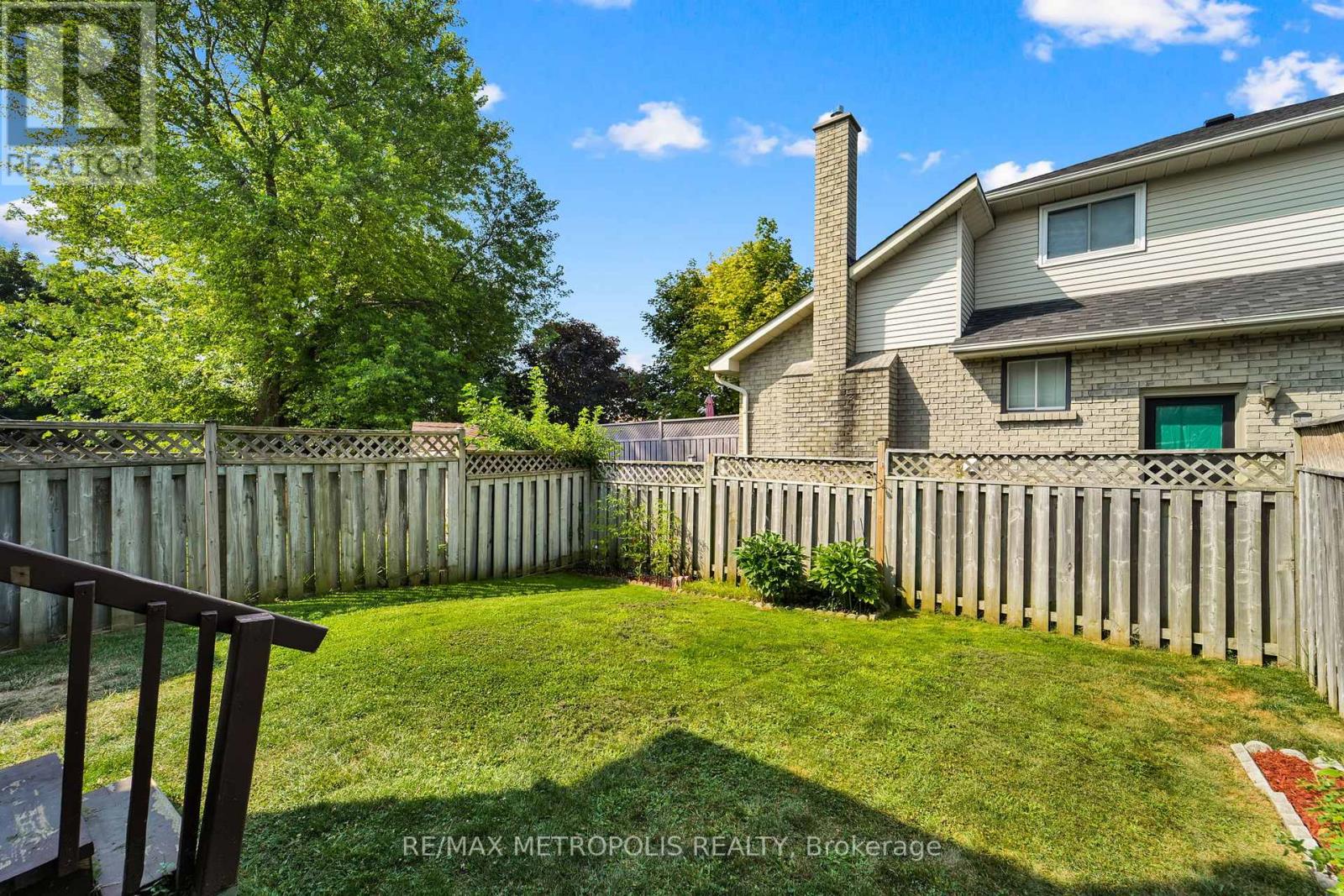 Photo 7 of Main 31 Empire Crescent, Clarington ON