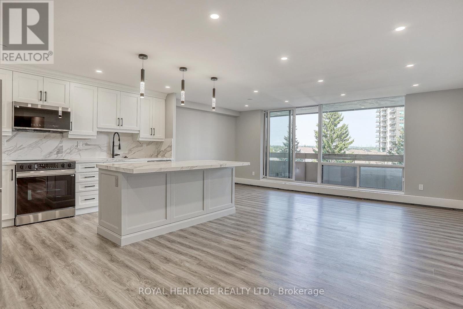 Photo 8 of 610 1210 Radom Street, Pickering ON