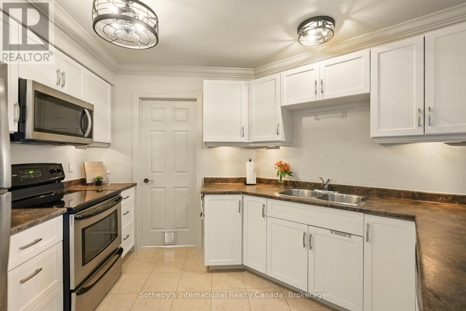 Photo 7 of 303 26 Dairy Lane, Huntsville ON