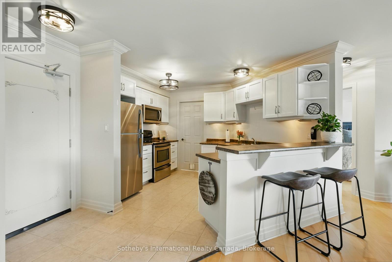 Photo 9 of 303 26 Dairy Lane, Huntsville ON