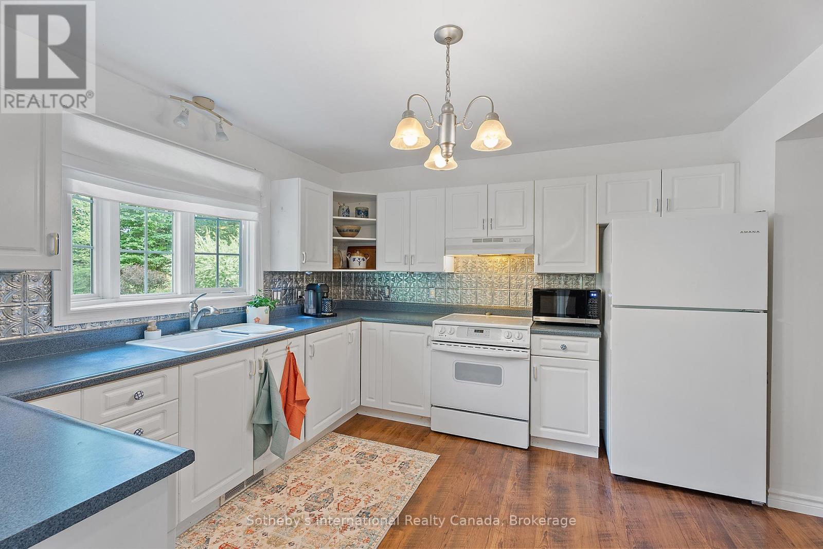 Photo 8 of 176 Ripple Palette Lake Road, Huntsville ON