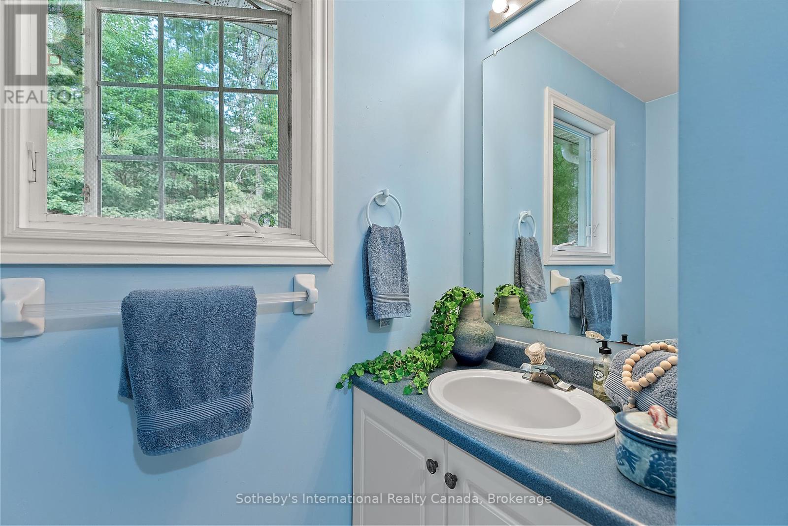 Photo 16 of 176 Ripple Palette Lake Road, Huntsville ON