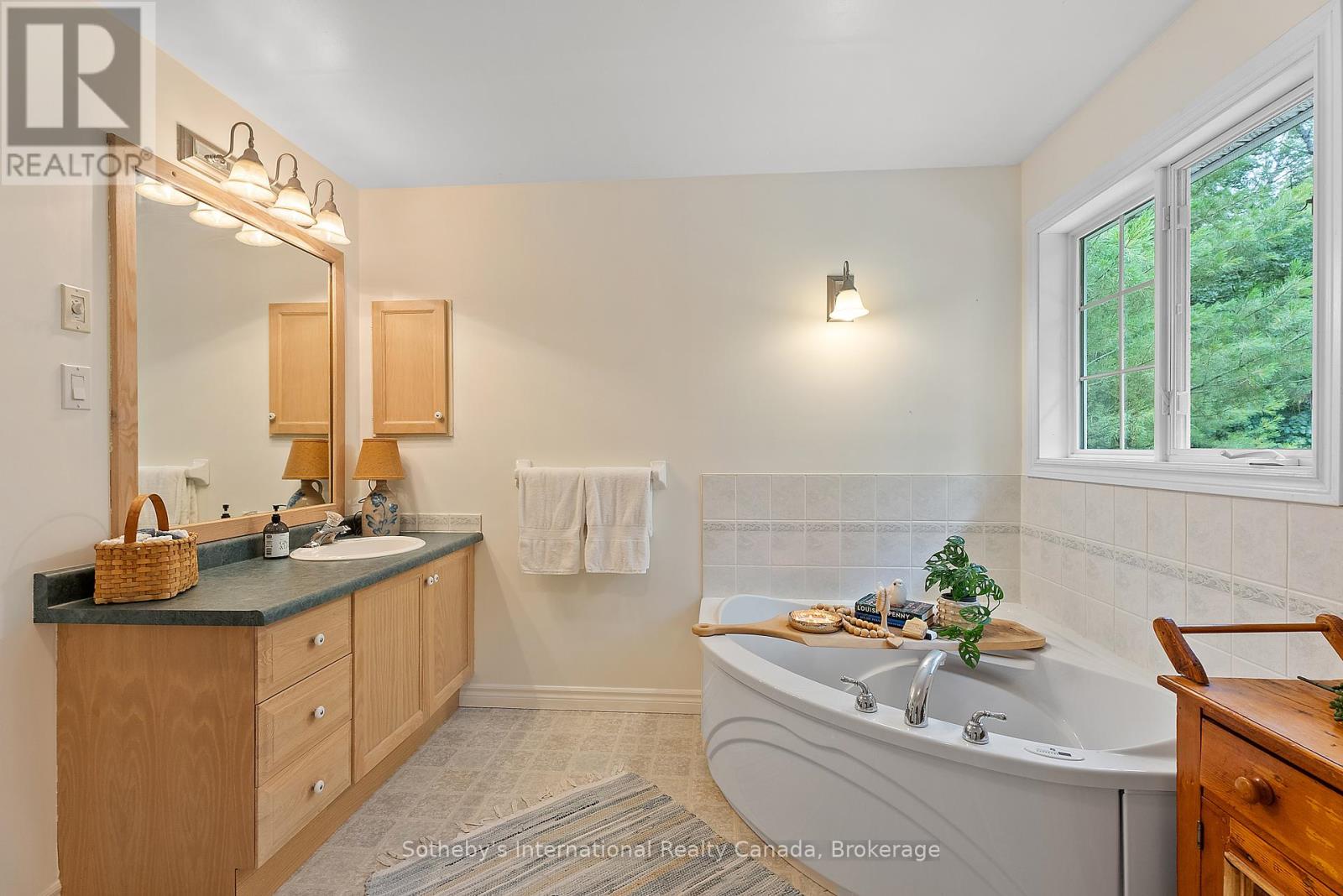 Photo 29 of 176 Ripple Palette Lake Road, Huntsville ON