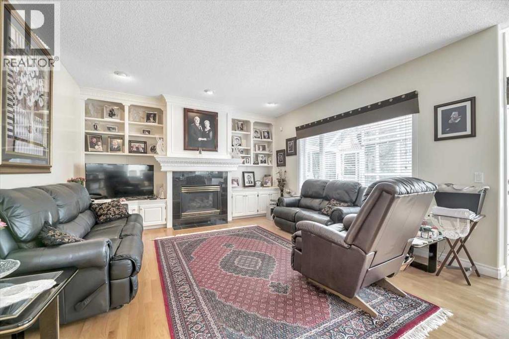 Single Family House for Sale in  Evergreen Drive SW Evergreen Calgary 