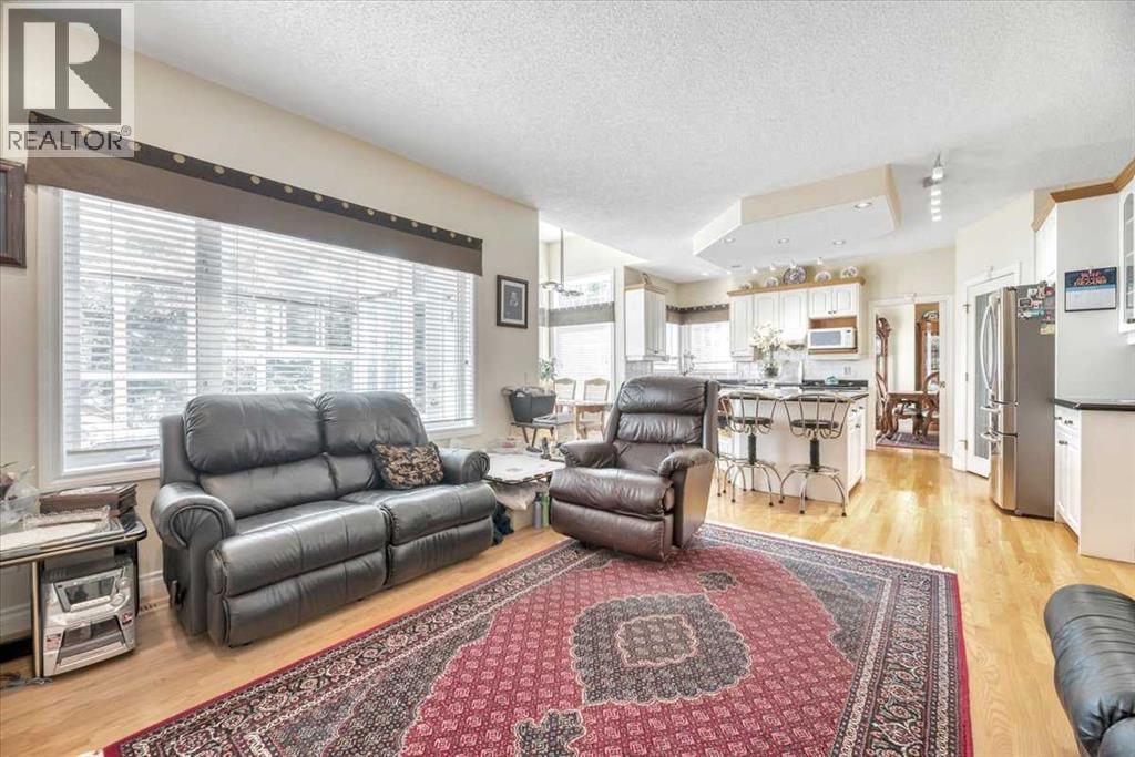 Single Family House for Sale in  Evergreen Drive SW Evergreen Calgary 
