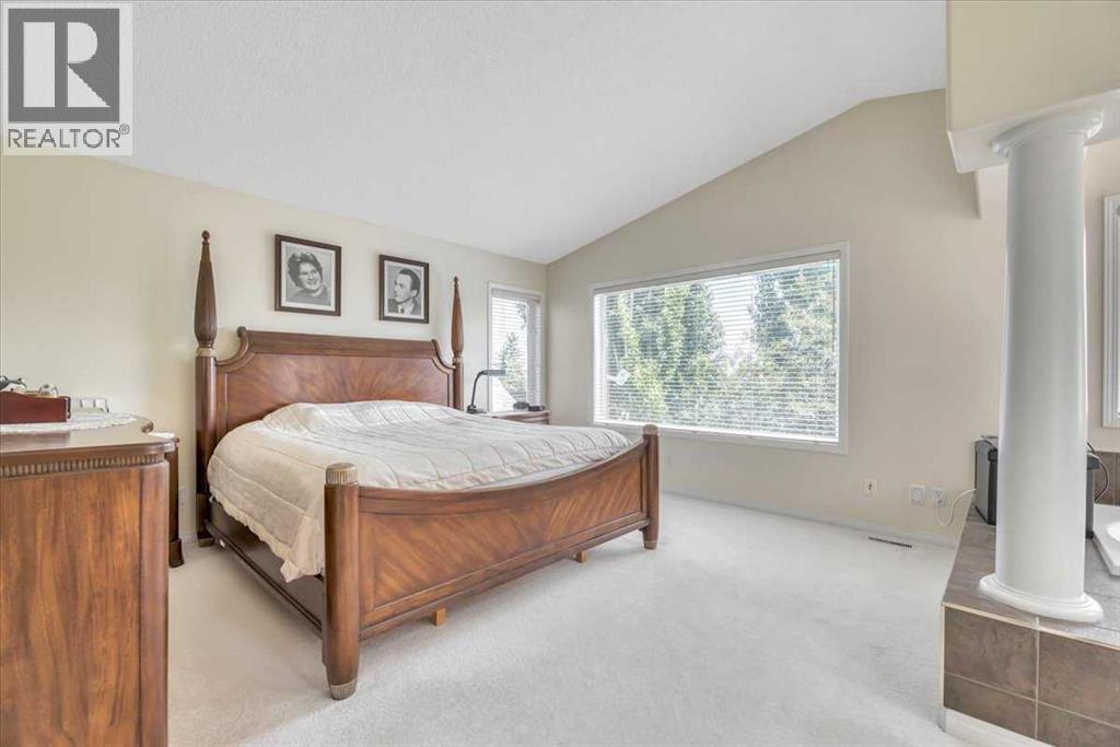Single Family House for Sale in  Evergreen Drive SW Evergreen Calgary 