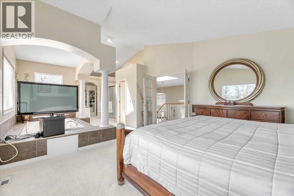 Single Family House for Sale in  Evergreen Drive SW Evergreen Calgary 