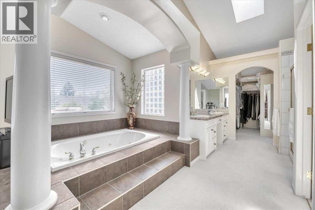Single Family House for Sale in  Evergreen Drive SW Evergreen Calgary 