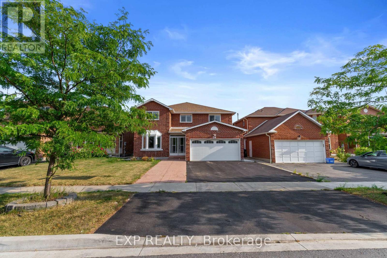 Photo 2 of 28 Fairlight Street, Brampton ON