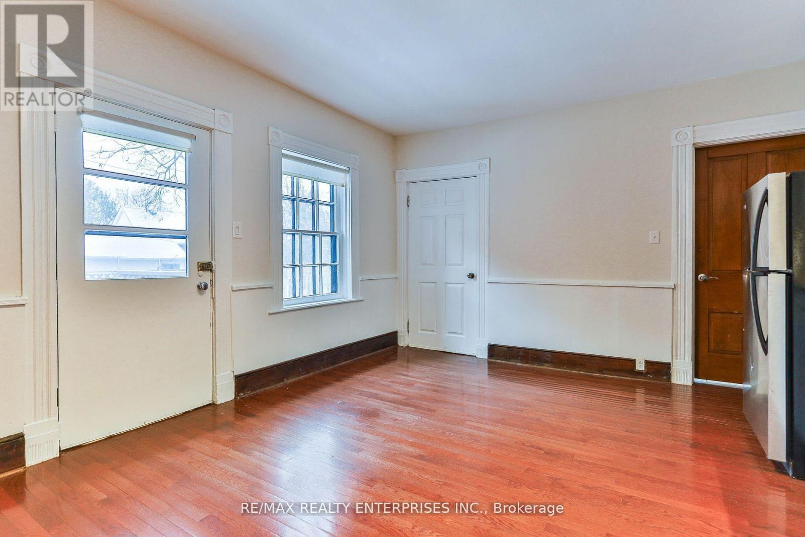 Photo 17 of 245 Main Street N, Brampton ON