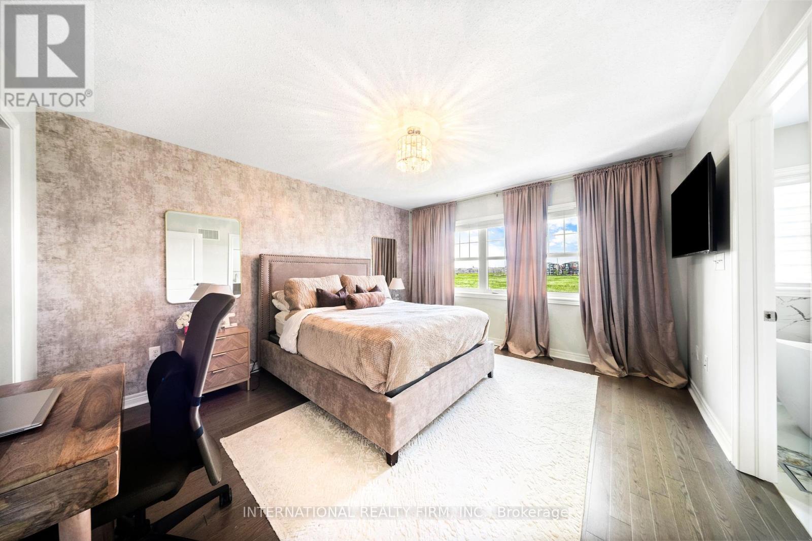Photo 15 of 8 Hogan Manor Drive, Brampton ON