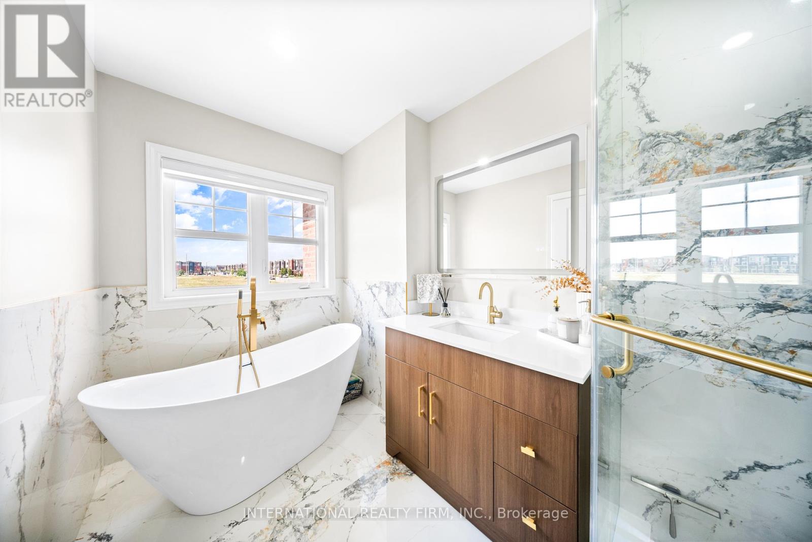 Photo 17 of 8 Hogan Manor Drive, Brampton ON