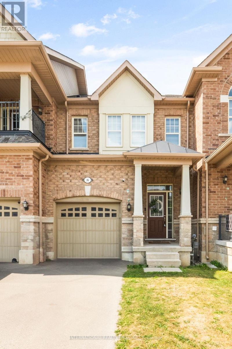 Photo 2 of 8 Hogan Manor Drive, Brampton ON