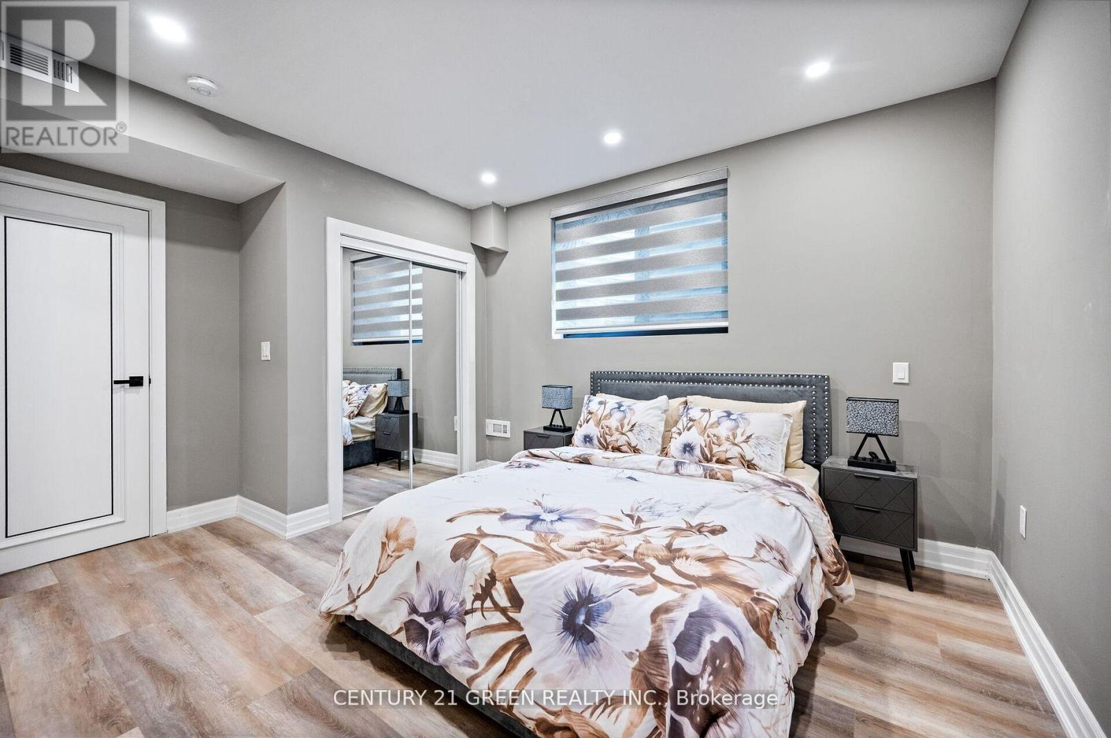 Photo 39 of 430 Indian Road, Burlington ON