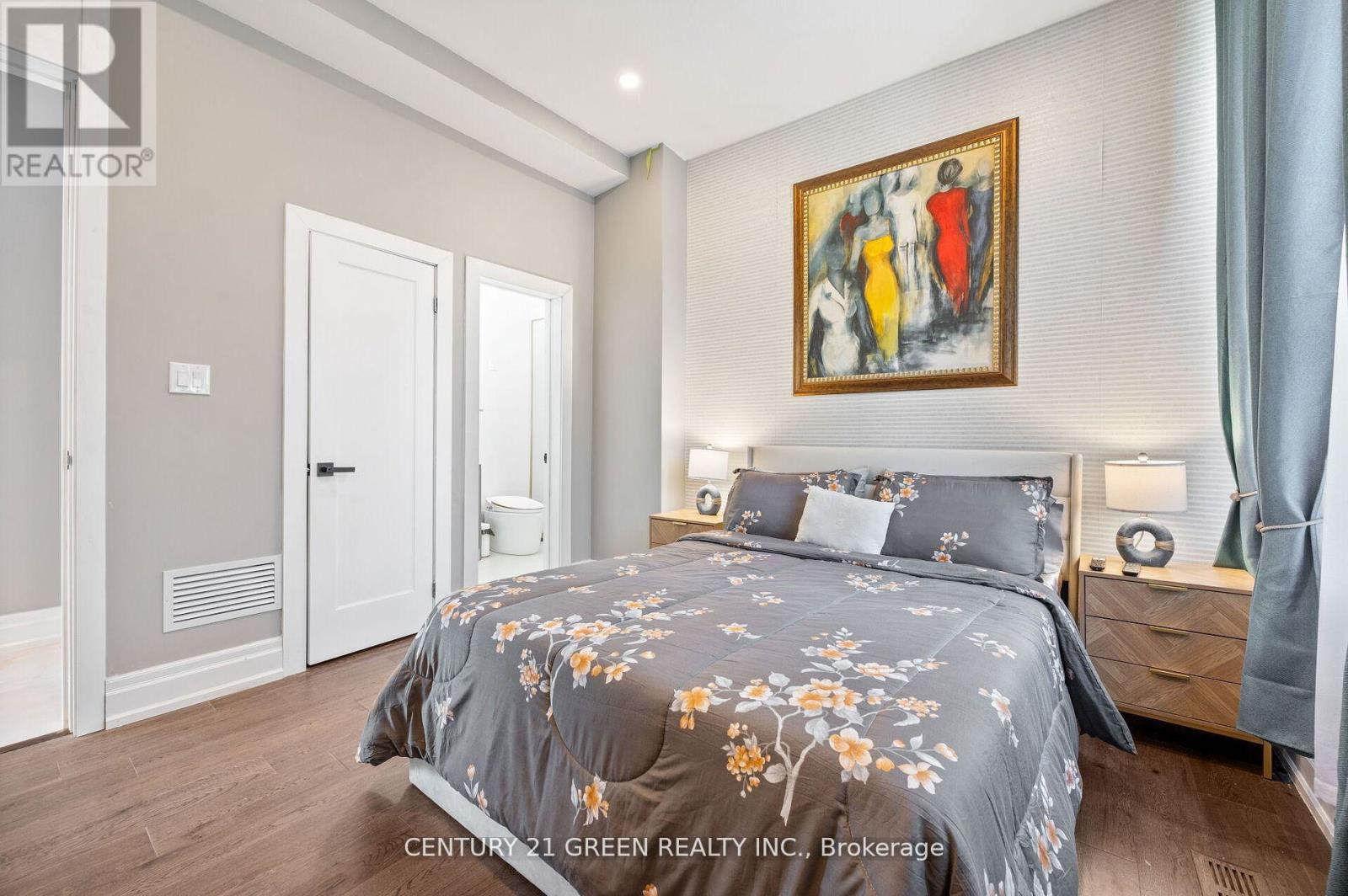 Photo 32 of 430 Indian Road, Burlington ON