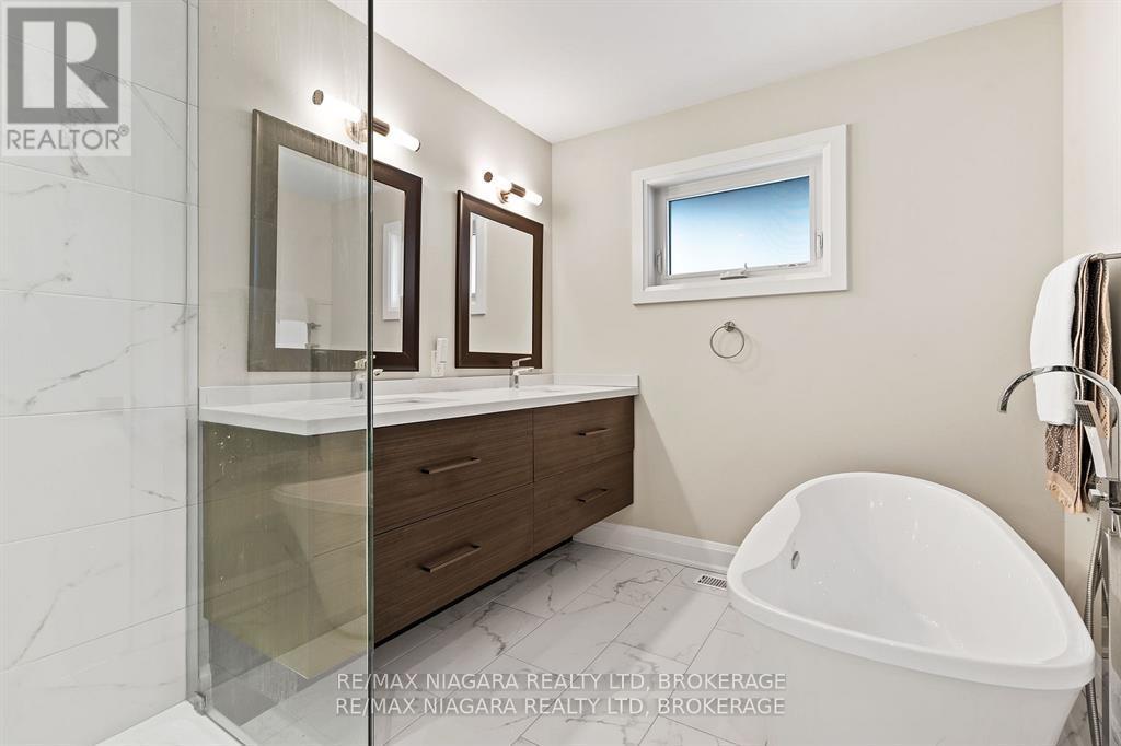 Photo 18 of 77 B Broadway, St Catharines ON