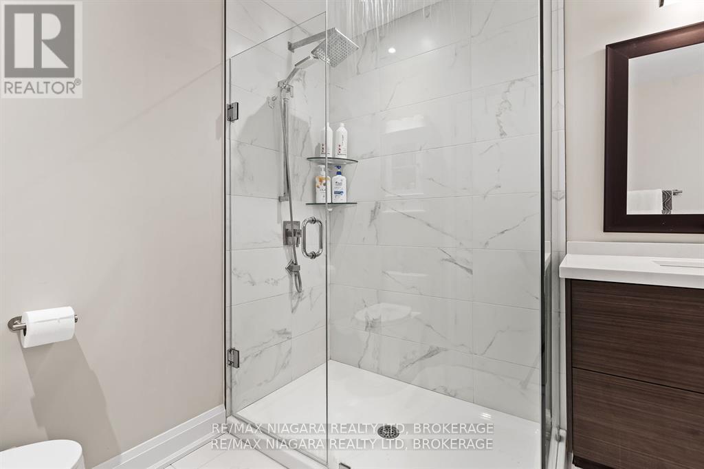 Photo 19 of 77 B Broadway, St Catharines ON